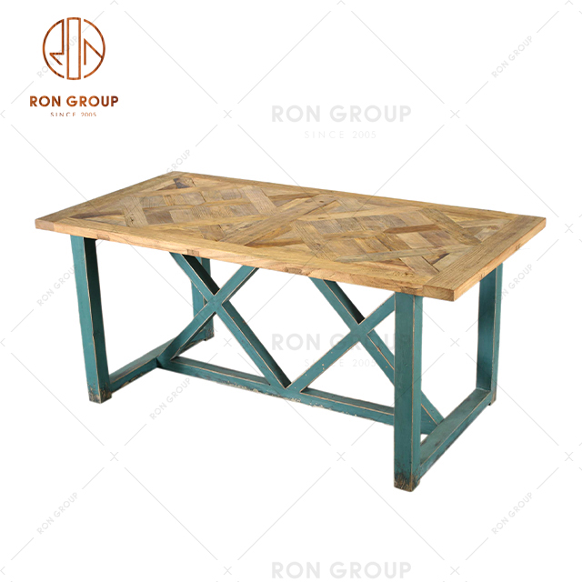 Best Quality Restaurant Furniture Rusty Color Iron Metal Legs Solid Wooden Top Dining Table for Home Decoration