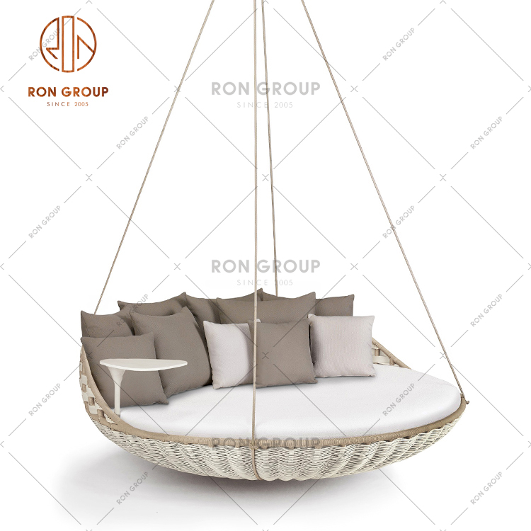Modern Style Outdooor and Garden Rattan Basket Swing Chair