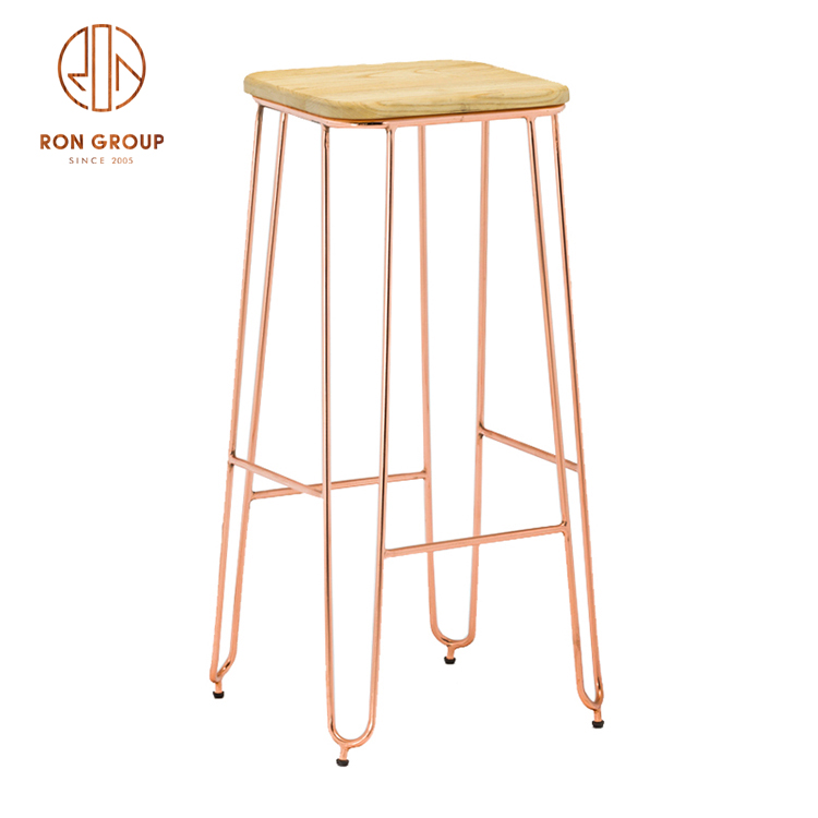 High quality comfortable wholesale metal frame with wooden top bar stool seating chair 