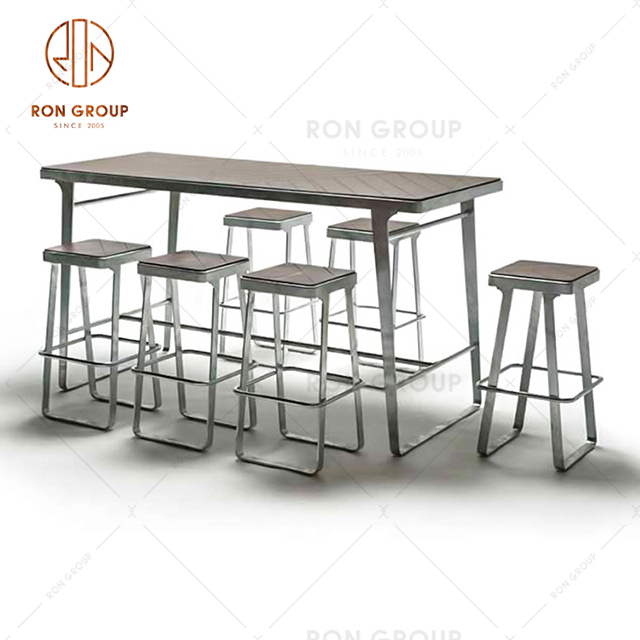 Popular Factory Wholesale Metal Table Wooden Top Metal Bar Stools For Coffee Shop & Restaurant